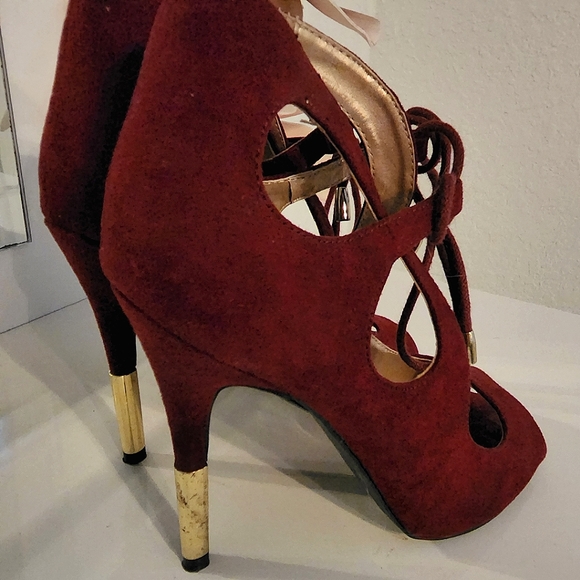 🌟Burgundy / red open toe heels 🌟 - Picture 3 of 5